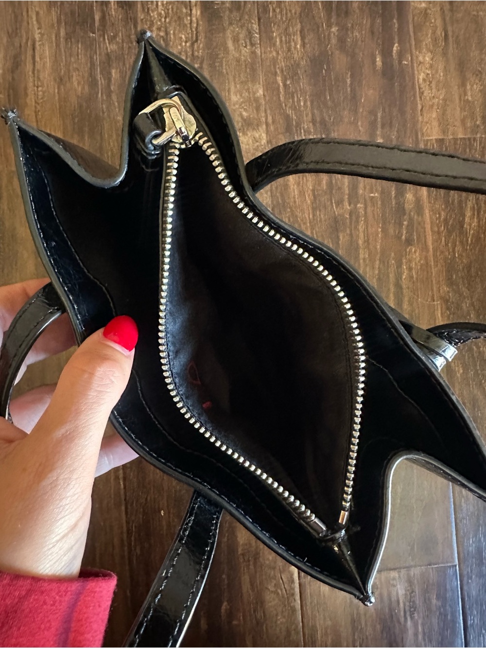 Marc Jacobs Black Patent Leather Tote with Silver Eyelet Trim - Picture 5 of 9